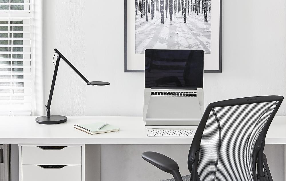 Humanscale Nova led bureaulamp